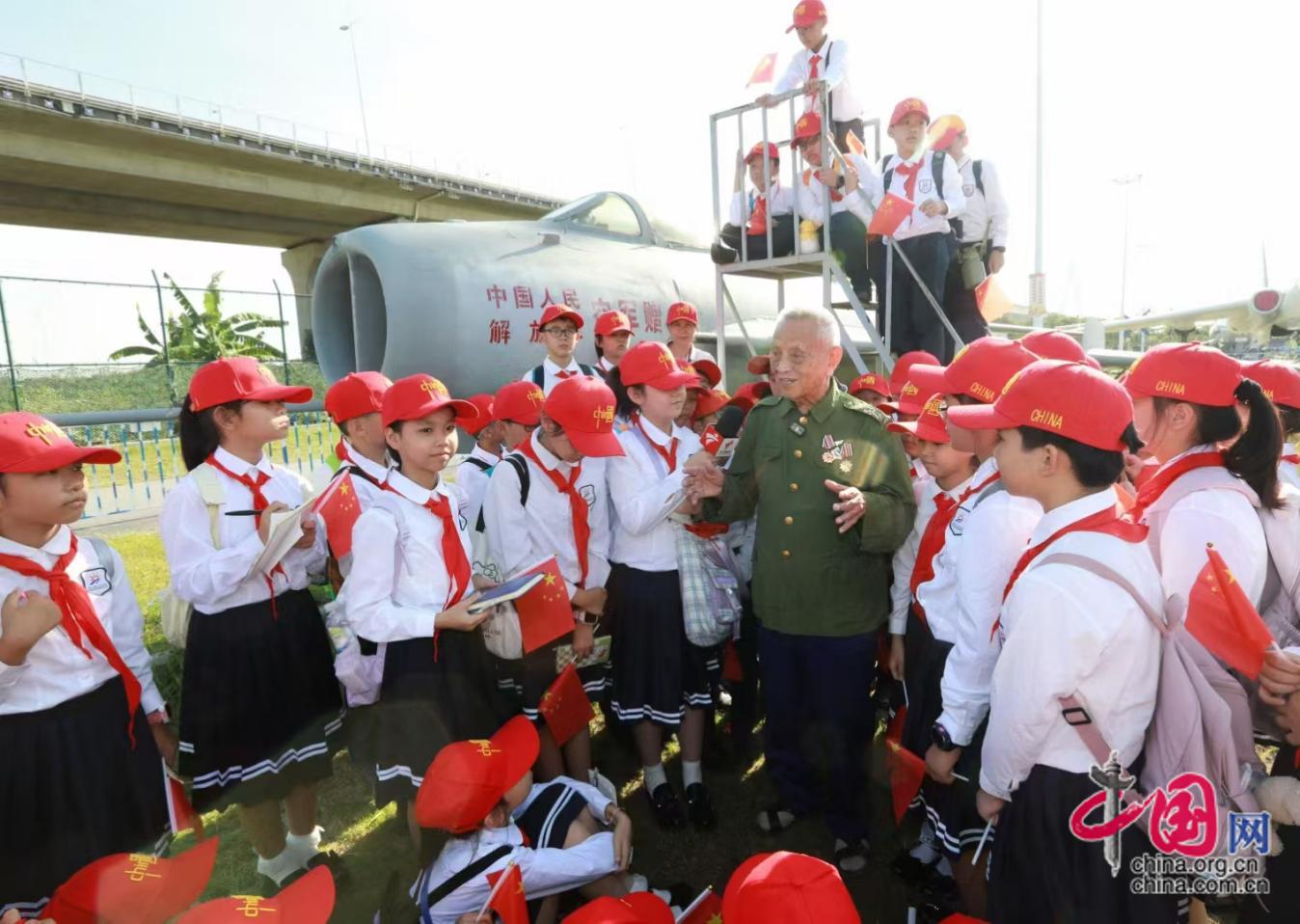 南部戰(zhàn)區(qū)海軍：軍地“一盤(pán)棋”共繪教育“同心圓”(圖1)